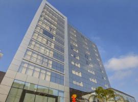 Sol de Oro Hotel & Suites, hotel di Lima