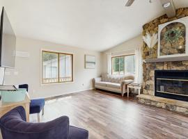Rome Retreat- Steps from Beach & Golf โรงแรมในNekoosa