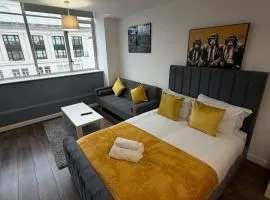 Stunning City View Studio Apartment by StaySavvy Accommodation