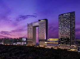 Novotel Suites Ambassador Seoul Yongsan, хотел в Сеул