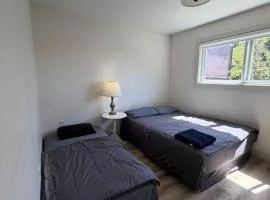Vancouver Downtown Modern Apartment - Walk to BC Stadium, Sky Train & Downtown - Free Parking