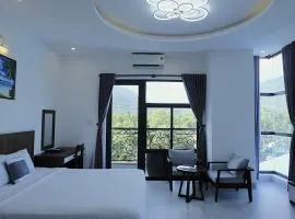 Nam Hai Hotel