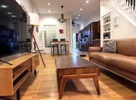 The Heights Haven, Spacious 6 Bedrooms Townhouse with Patio