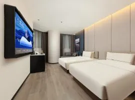 Atour Hotel Fuzhou Financial Street Wanda Guangming Harbour Metro Station