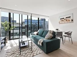 Urban Escape in South Yarra with rooftop terrace