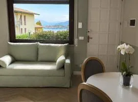 Appartamento BELLAVISTA con VISTA LAGO e GIARDINO privato