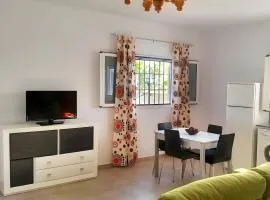 Casa con jardin privado y zona de barbacoa