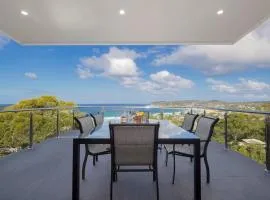 Avoca Infinity - Expansive Haven with Ocean Panorama