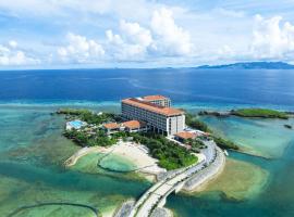 Hyatt Regency Seragaki Island Okinawa, hotelli kohteessa Onna
