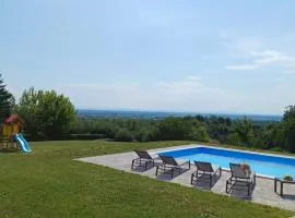 Holiday Home Tilia - pool & view