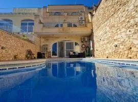 Gozo Inn Love