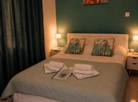 MANI HOLIDAYS Rooms، فندق في نيون أوتيلون