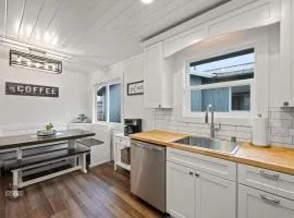 Downtown Home & Studio Apt Walk to Shops & Cafes