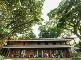 Adlawon Vacation Farm