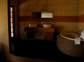 Hala Wild Africa Kruger Hotel, hotel en Marloth Park