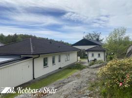 Spacious holiday home in Ellös 300 m to a beautiful sandy beach SE09113, hotel a Ellös