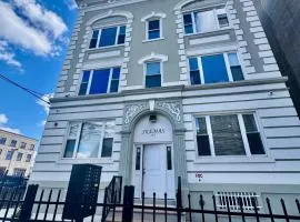 Grand Luxury 1BR Penthouse near Newark Airport