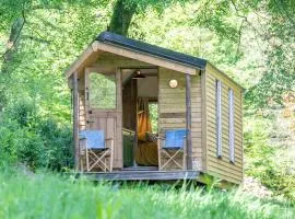 Nutsford House Woodland Hut