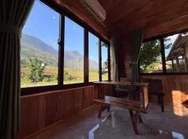 Zay Riverside House