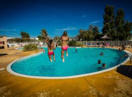 Camping Rives des Corbières, glamping site in Port Leucate