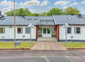 8 Bedroom Stunning Home In Vittsjö