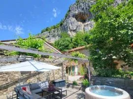 Under the rock-jacuzzi-400y stone property
