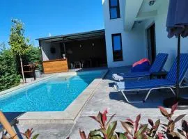 Villa Cadaques, private pool with heating and salt water