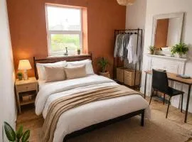 Cosy double room close to coastal path routes