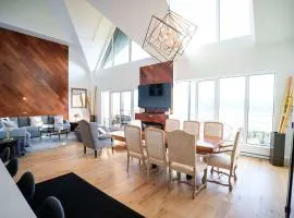 408 - Modern Condo - Pool & Panoramic View