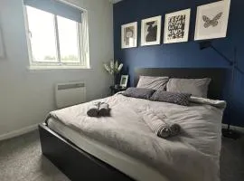 Cozy Two-Bedroom Near Center
