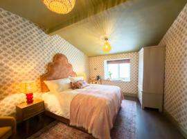 The Rooms at The Fox, готель у місті Dún Luáin