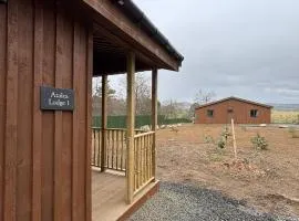 Azalea Lodge 1 with Wood Burning Hot Tub