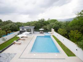 Villa H, hotelli kohteessa Blagaj