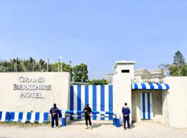 Grand Berkshire Hotel Peshawar, ξενοδοχείο σε Πεσαβάρ