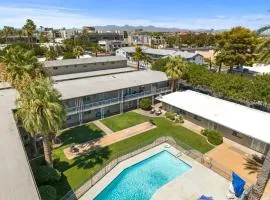 2BD Walk Out To Pool Old Town Scottsdale Paradise