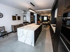 Jaysky penthouse on Etna Street