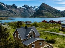 The Chess House Lofoten - Luxury Arctic Villa in Fredvang