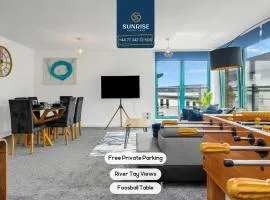 PENTHOUSE - Spacious, Stunning River Views, Foosball Table, Central, River Front, V&A, Train Station, City Centre, Lift Access, Free Parking & Fully Equipped by SUNRISE LONG LETS and SERVICED ACCOMMODATION DUNDEE