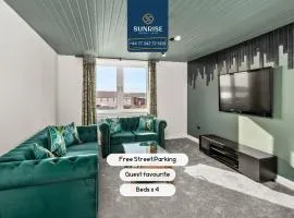 Baffin Townhouse - 3 bedrooms, 4 beds, Newly Refurbished, Fully Equipped, Free Parking, Amazing Views by SUNRISE LONG LETS and SERVICED ACCOMMODATION DUNDEE