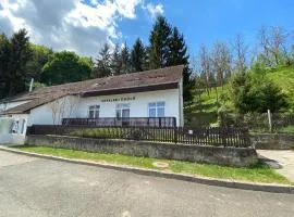 Leveleki Eszter Üdülő