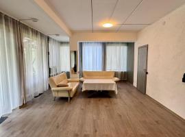 Aura Guest House with sauna، فندق في داوُجافبيلسْ