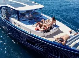 Aquaïa, Saint-Tropez by sea