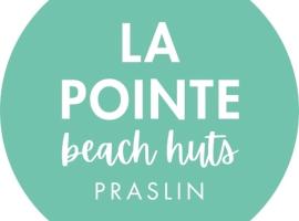 La Pointe Beach Huts، فندق في براسلين