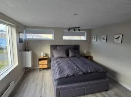 Cozy Apartment with Fjord View Þingeyri