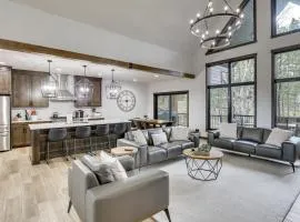 Luxurious Lead Vacation Rental w/ Private Hot Tub!