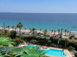BY NEPTUNE - La Palme Azur Beach view, hôtel à Cannes