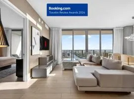 HYDE BEACH HOUSE THREE-BEDROOM, WATERFRONT, OCEAN AND INTERCOSTAL VIEW, ROOFTOP POOL, 5 MiN WALK TO BEACH, 25 min to FIFA!