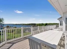 The Hill Dog Friendly Panoramic Ocean Views
