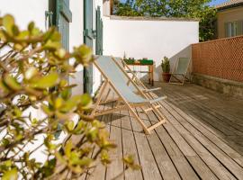 Casa Amore - Bas de Villa avec Terrasse proche des Plages, hôtel à La Garde