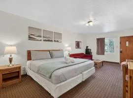 Eagle Motel Suite 107
